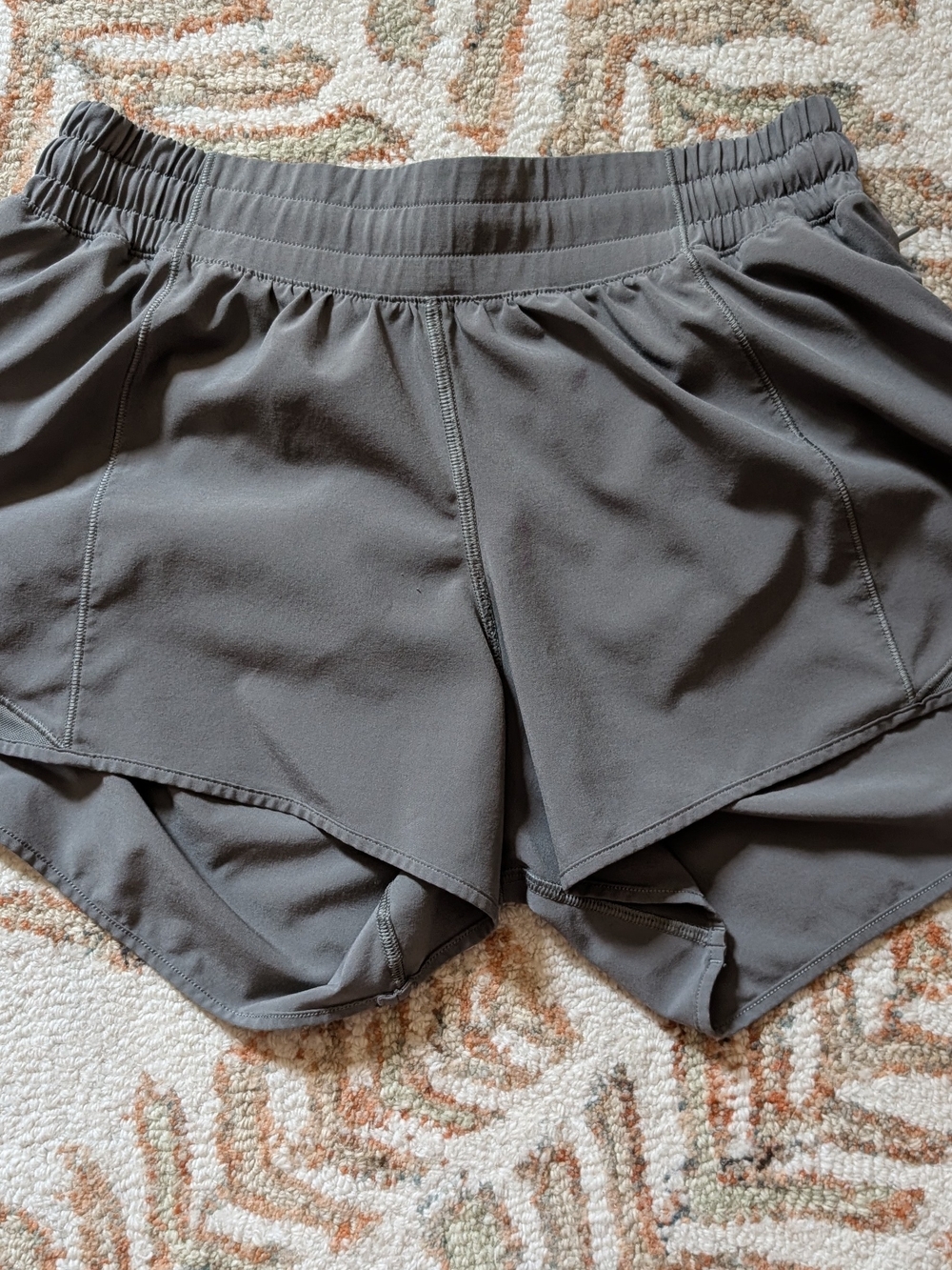 Lululemon Hotty Hot High-Rise Lined Short 2.5 Gray/Green